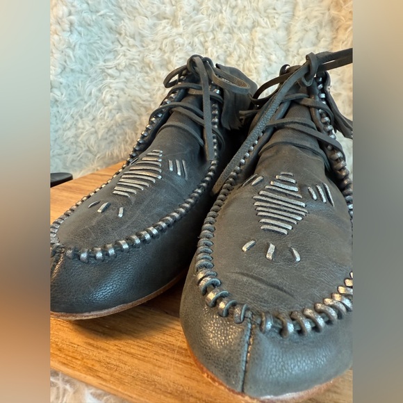 Latigo Etu Leather Moccasins Style 199122 - Picture 5 of 12